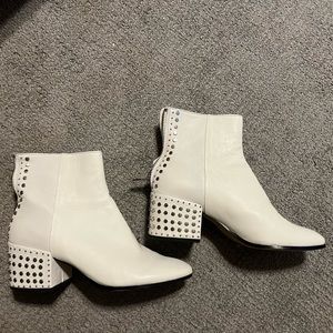 Dolce Vita mazey Boot size 9